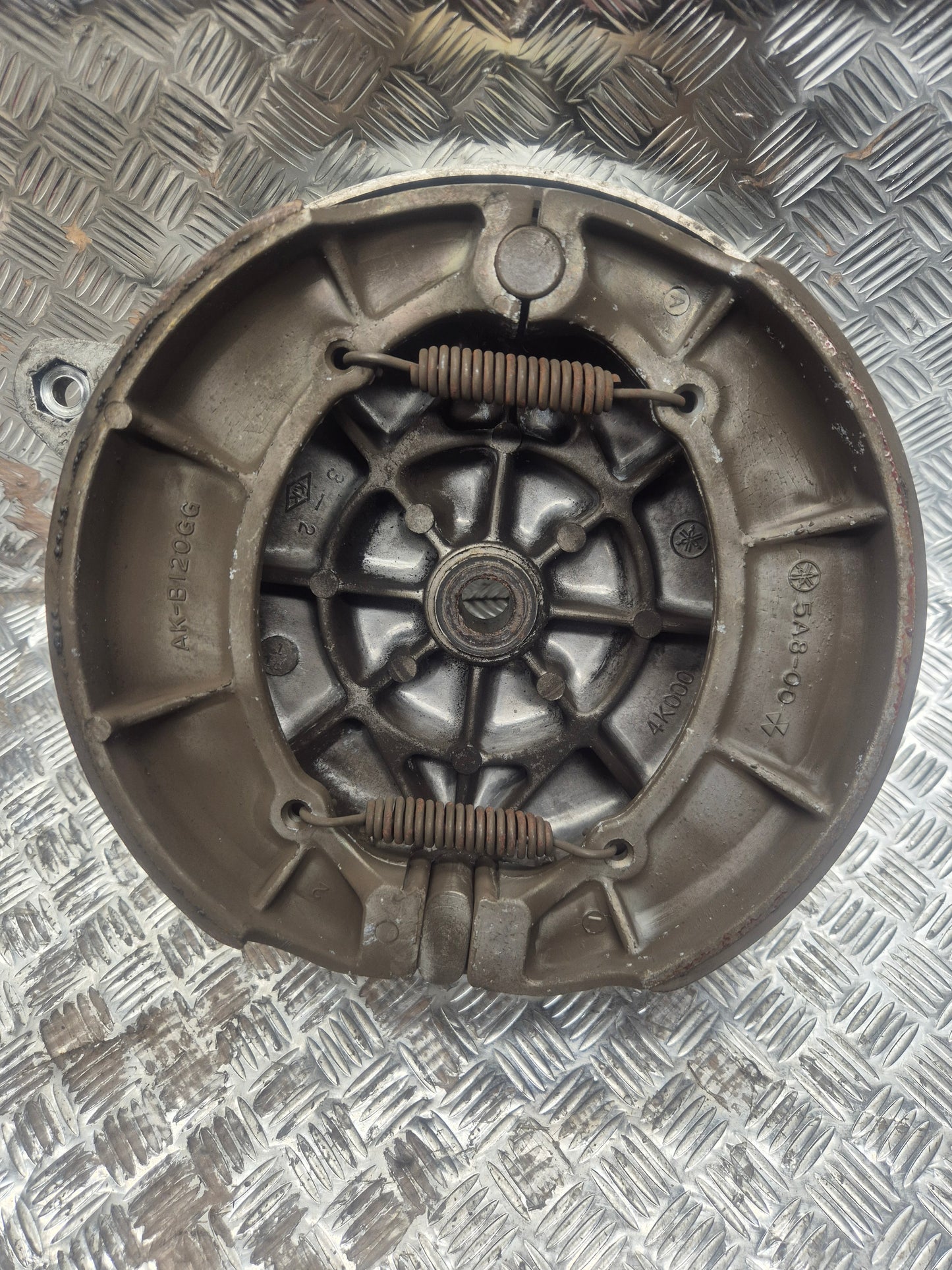 Flasque de frein arrière YAMAHA 535 VIRAGO 1989