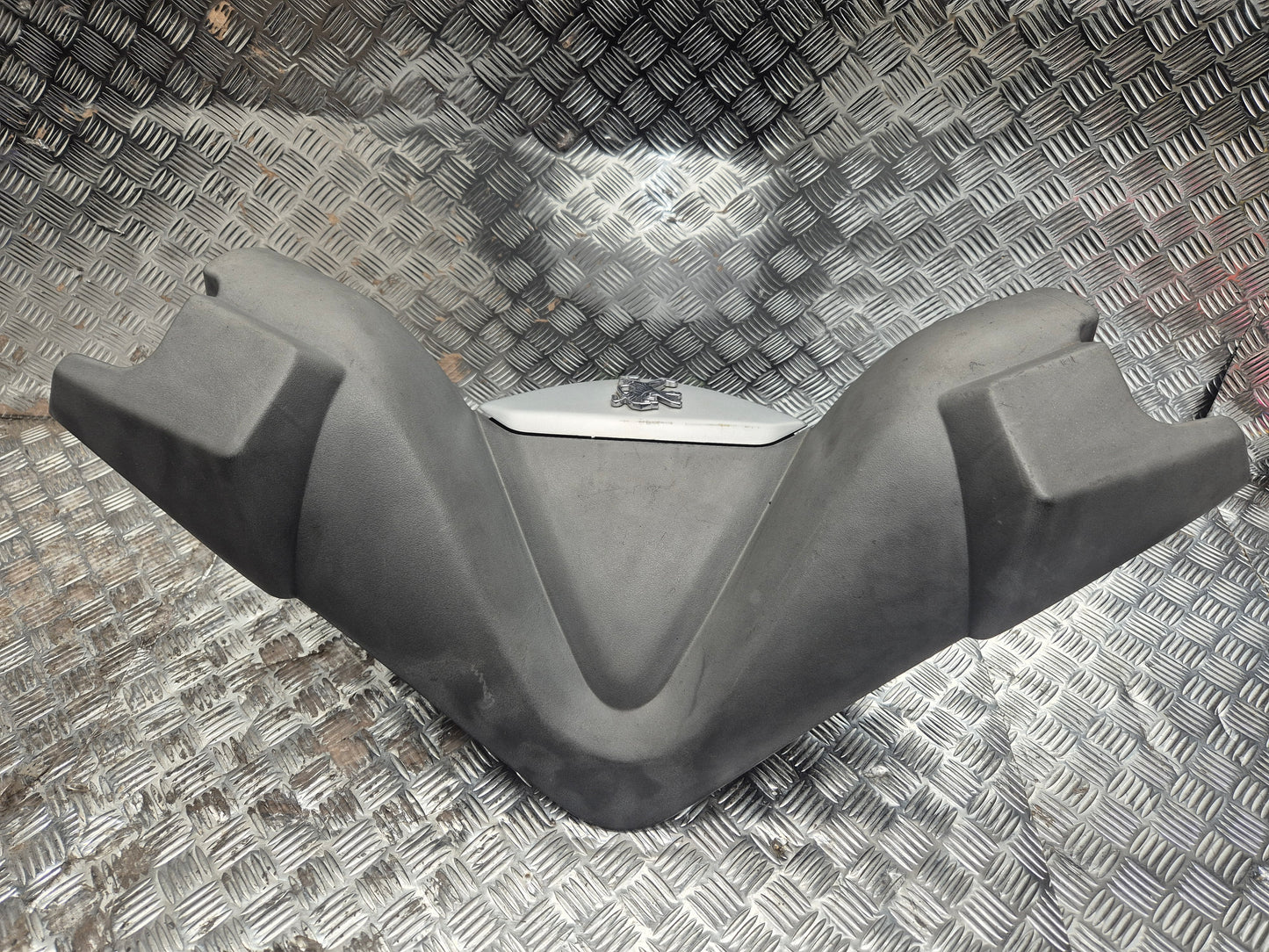 Couvre guidon supérieur PEUGEOT 125 SATELIS 2007-2011