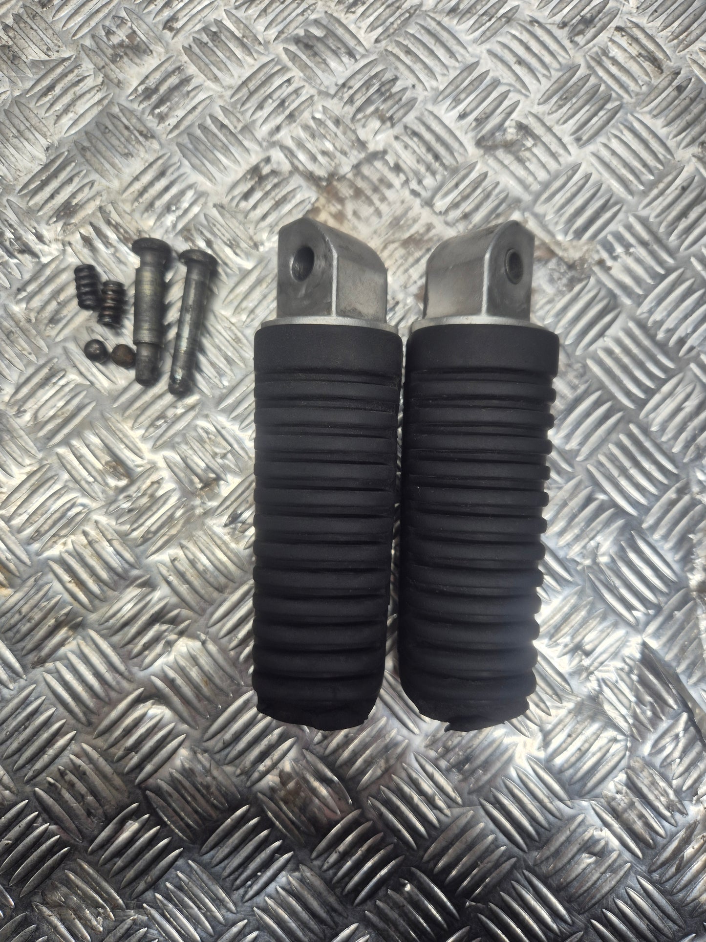 Repose Pieds arrière YAMAHA 125 X-MAX 2006-2009