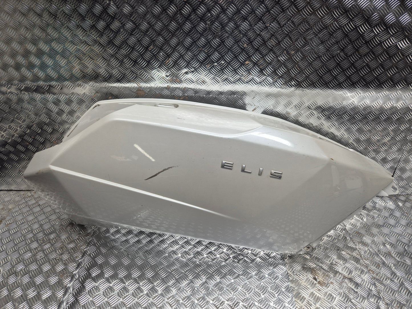Carenage arrière droit PEUGEOT 125 SATELIS 2006-2011