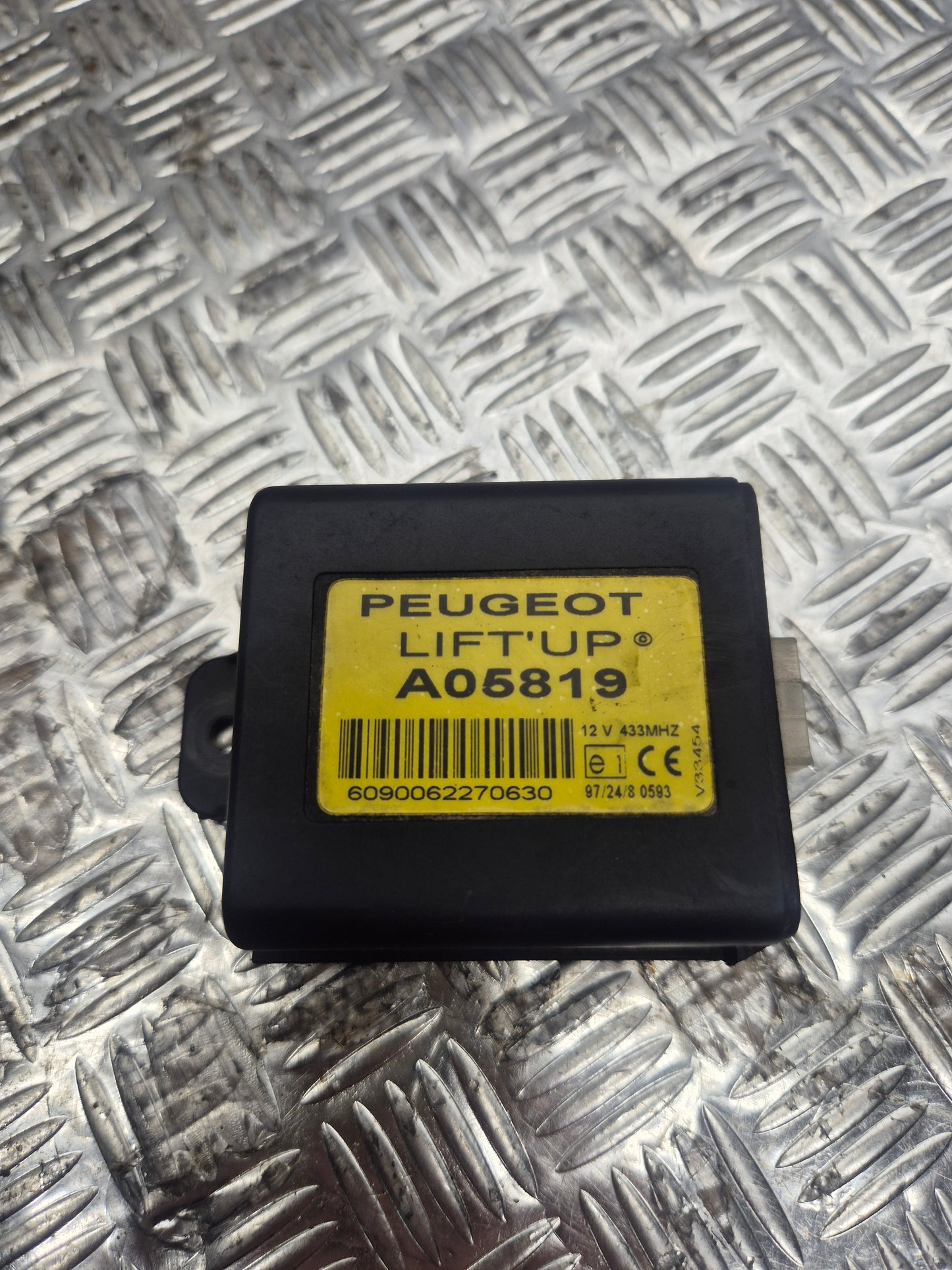 Relais d'ouverture de selle PEUGEOT 125 SATELIS 2007-2011