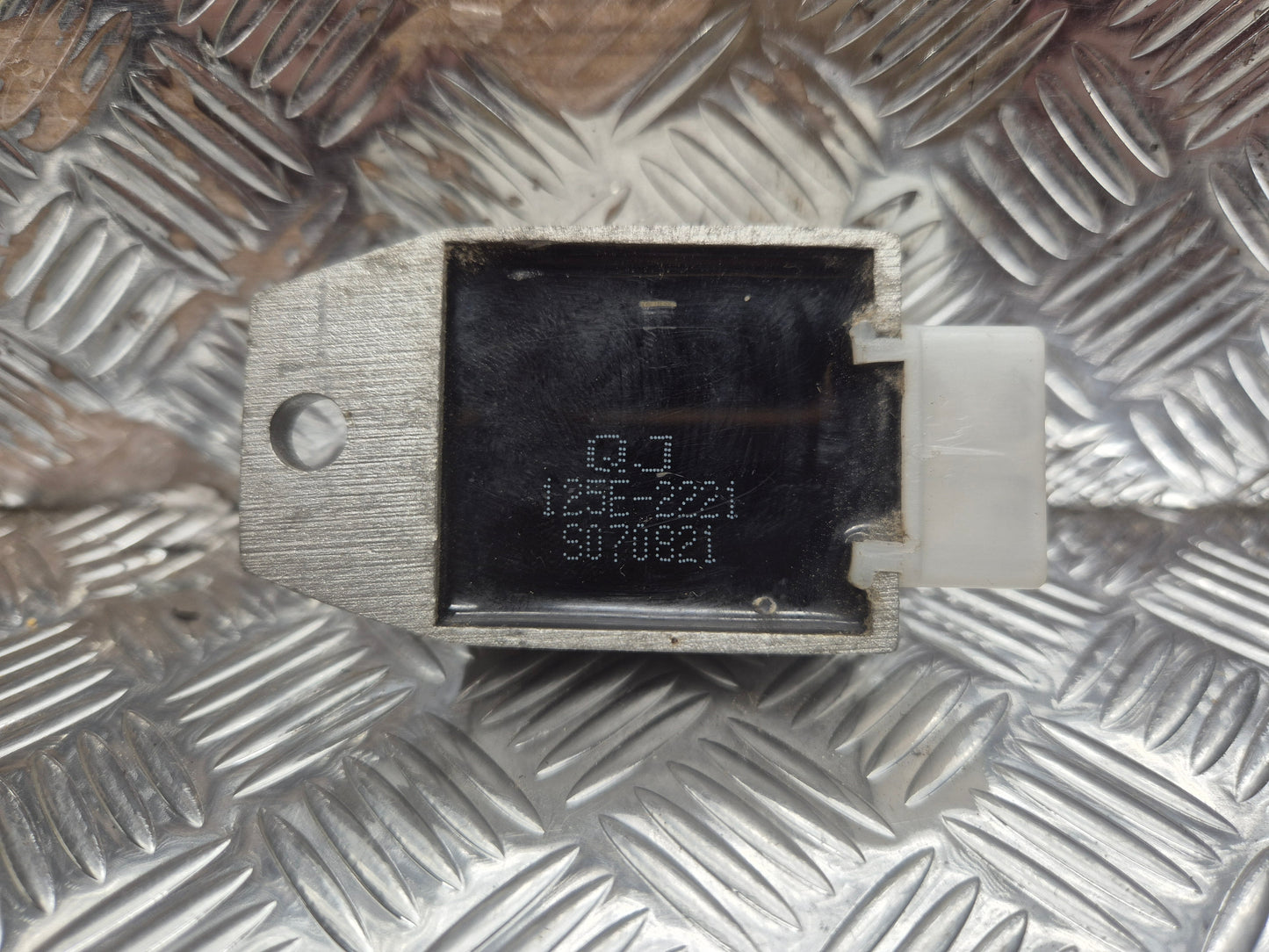 Régulateur de tension KEEWAY 50 F-ACT 2006-2011