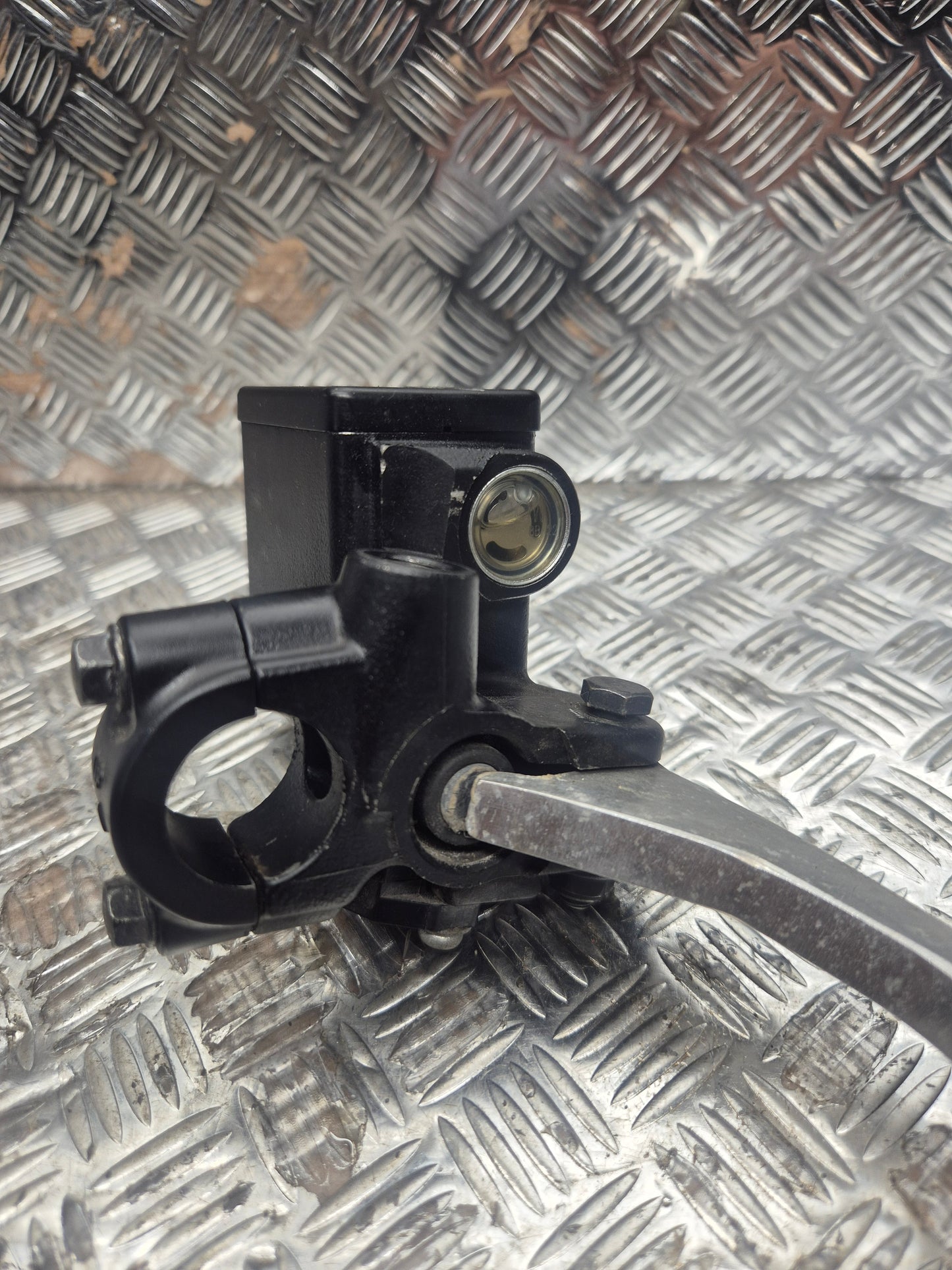 Maitre cylindre de frein avant Peugeot 125 satelis 2007-2011