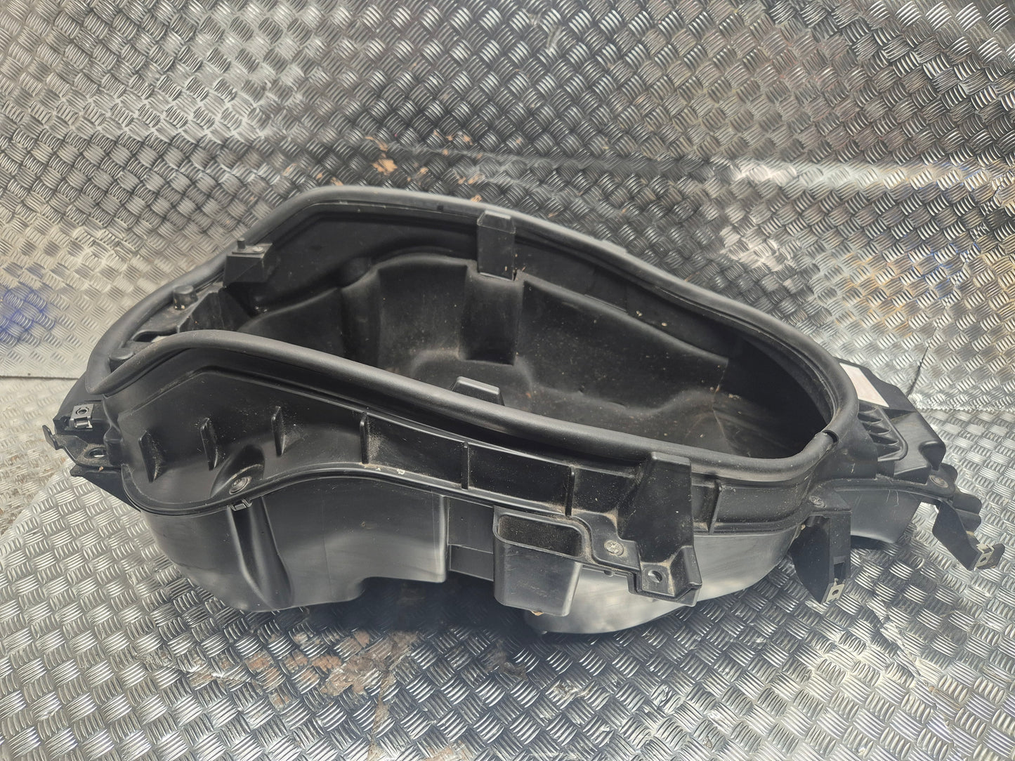 Coffre sous selle PEUGEOT SATELIS 125 2007-2011