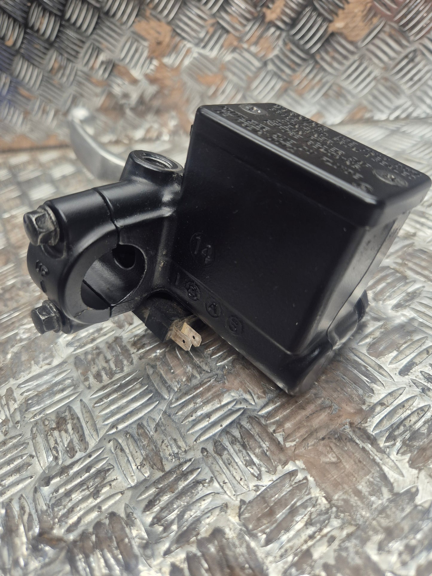 Maitre cylindre de frein arrière Peugeot 125 satelis 2007-2011