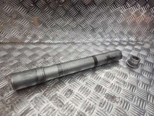 Axe de roue avant GASGAS 125 EC 2007-2011