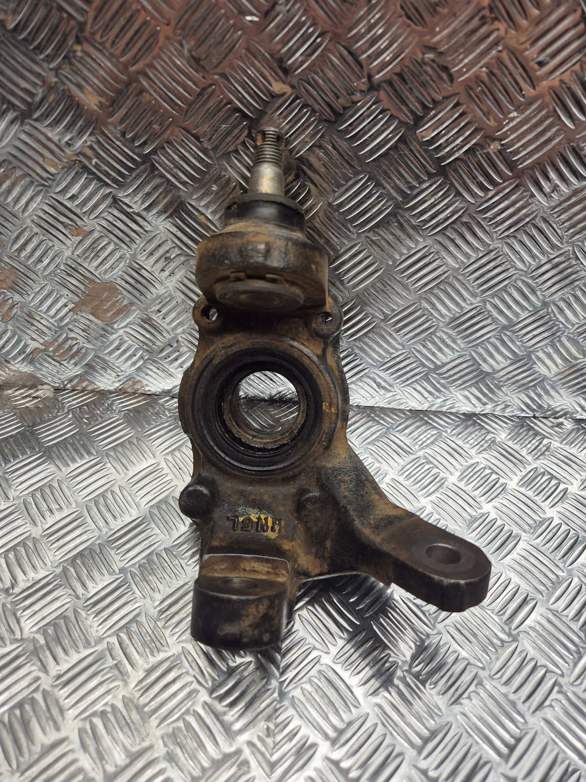 Fusée avant gauche HONDA FOURTRAX 350 RANCHER 4X4 2004-2006