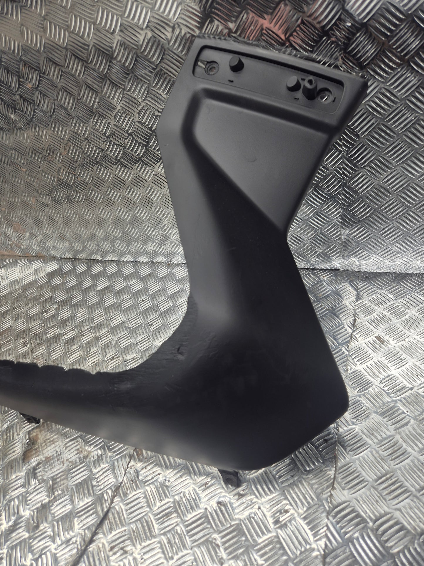 Bas de caisse droit YAMAHA 125 X-MAX 2006-2009