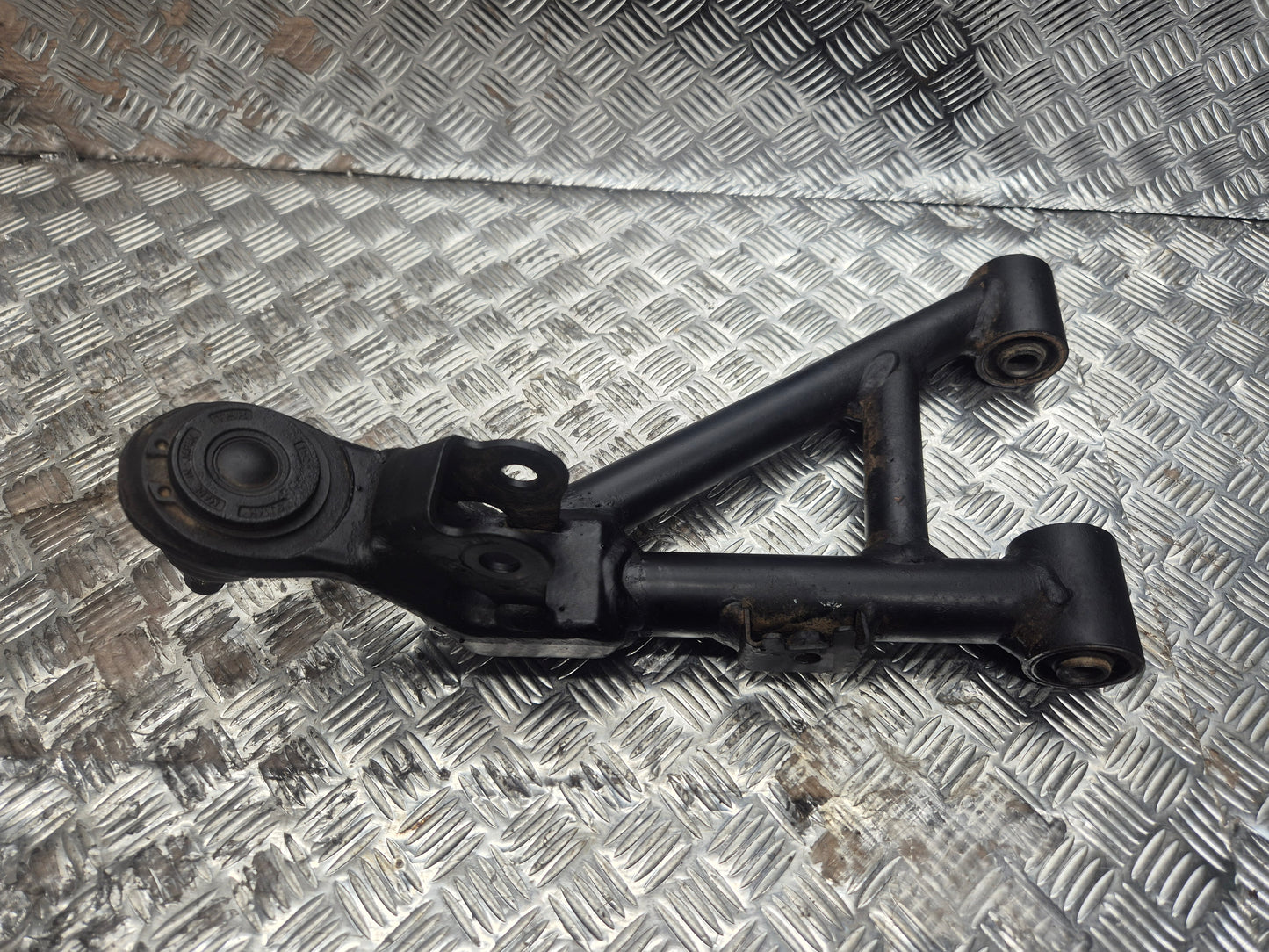 Triangle supérieur gauche HONDA FOURTRAX 350 RANCHER 4X4 2004-2006