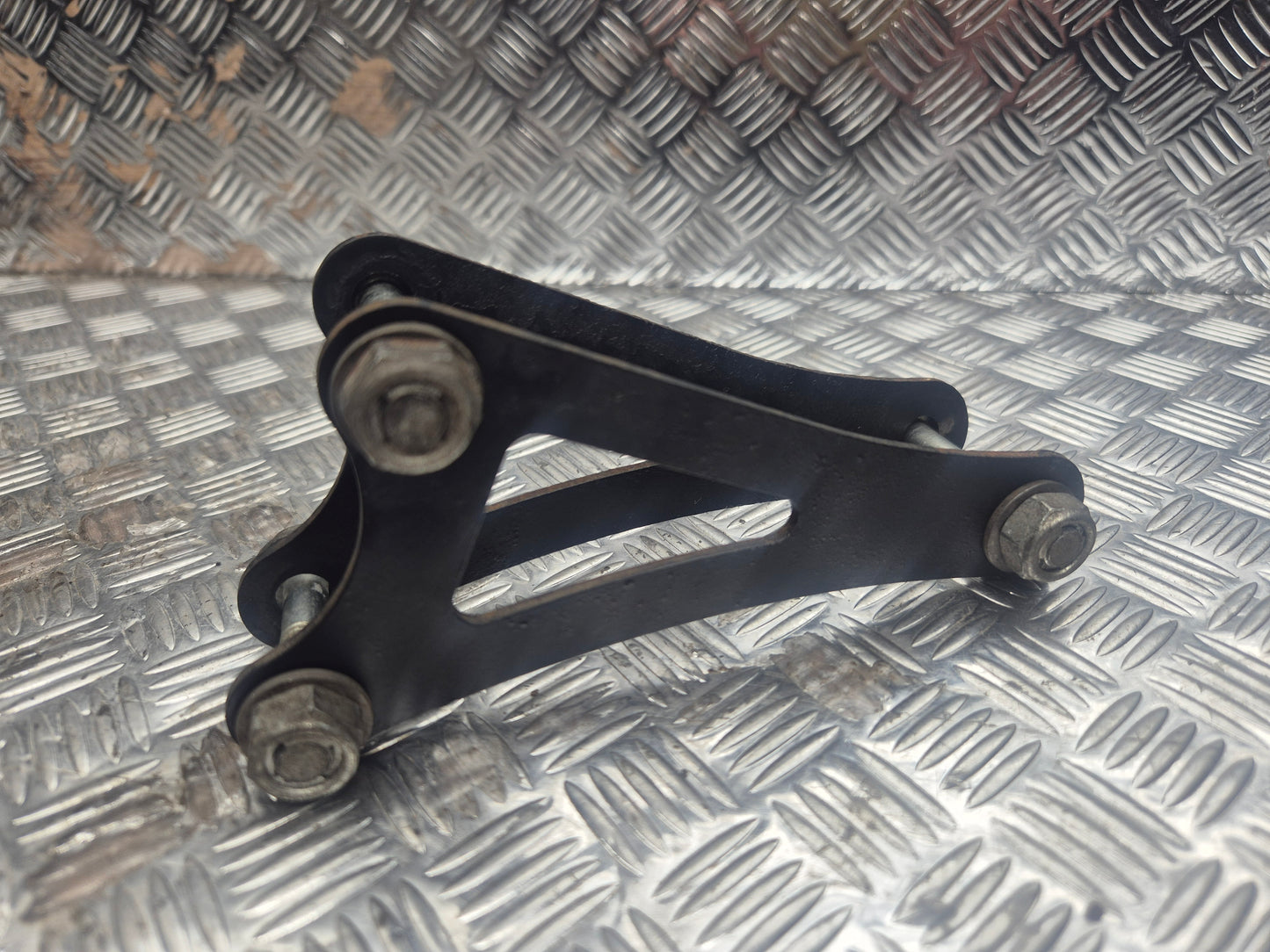 Support moteur YAMAHA 125 TDR 1990-1992