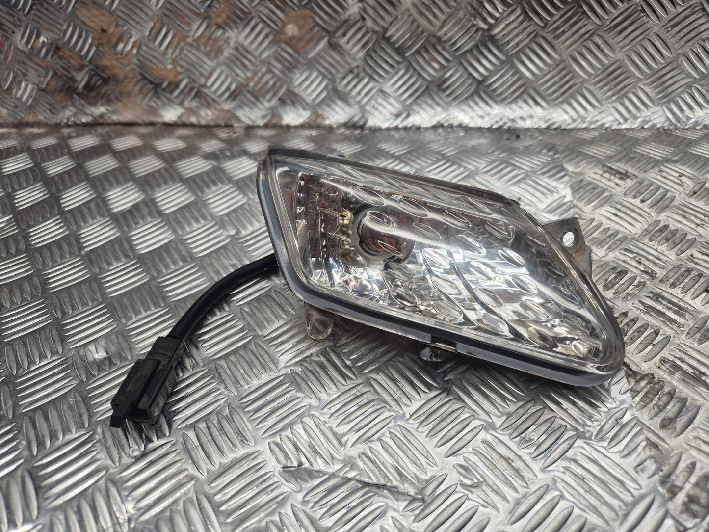 Clignotant avant gauche YAMAHA 125 X-MAX 2006-2009
